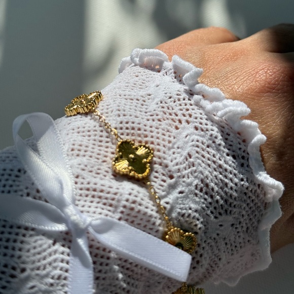 New Alhambra Gold Gold 18K plated Stainless Steel floral Bracelet Clover - Picture 8 of 14